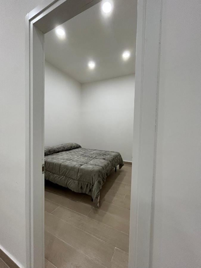 House Vicolo Longo 35 Apartment เนเปิลส์ ภายนอก รูปภาพ